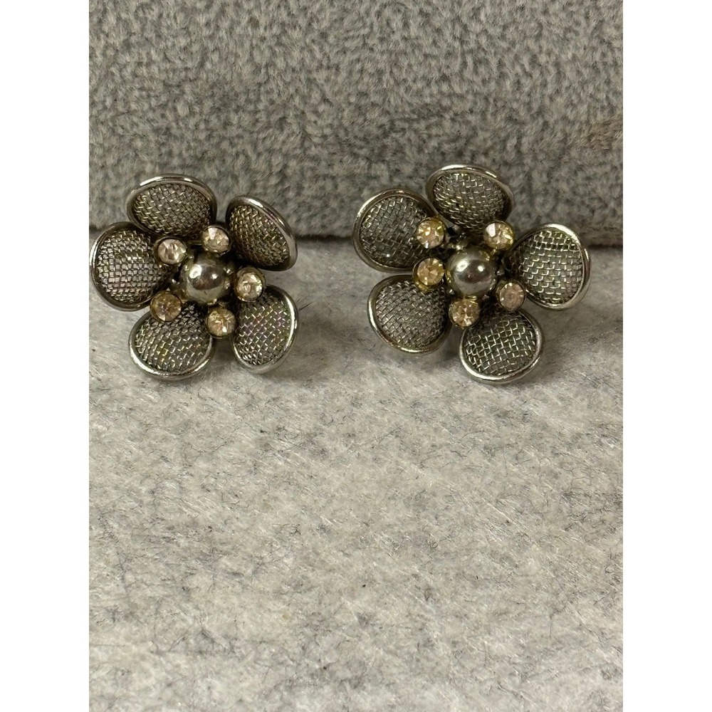 #44. Vintage Silver-tone Flower Clip-on Earrings